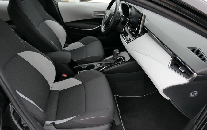 Toyota Corolla cena 103900 przebieg: 64000, rok produkcji 2019 z Suwałki małe 137